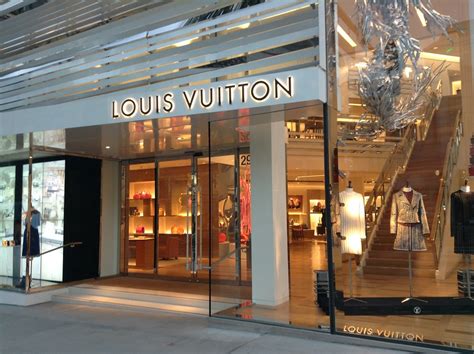 outlet village lucca con louis vuitton|louis vuitton california.